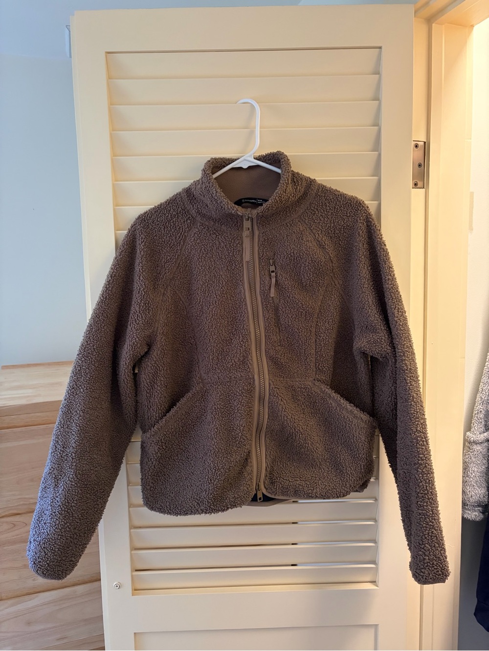 Women's cropped fleece